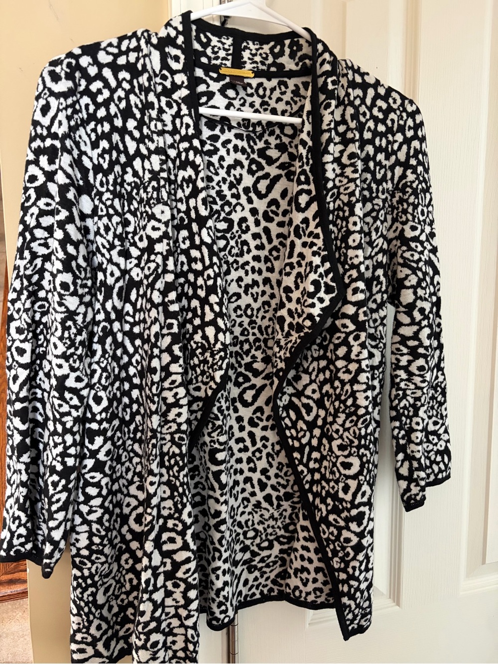 Dana Buchman Black & White Leopard-Print Open Cardigan
